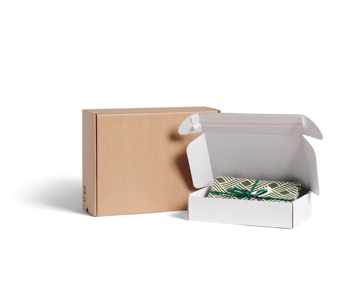 Caja lisa para e-commerce Packhelp